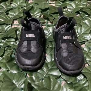 Nike Flex Runner TD ‘Black Anthracite